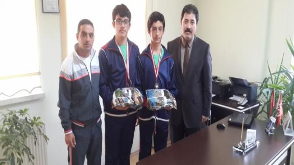 Huriye Eren Ortaokulu Öğrencilerinin Türkiye Halter Şampiyonası Başarıları