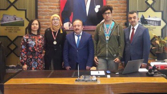 Nuh Mehmet Küçükçalık Anadolu Lisesi Öğrencilerinin Başarısı