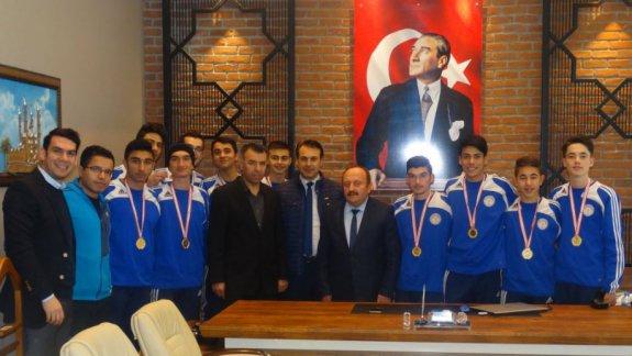 Arif Molu Mesleki ve Teknik Anadolu Lisesi Futsal Başarısı