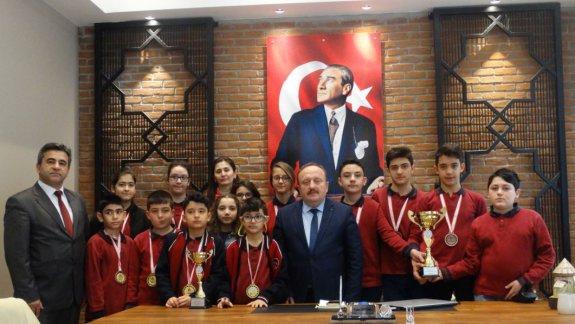 Avukat Ahmet Ulucan Ortaokulu Satranç Başarısı