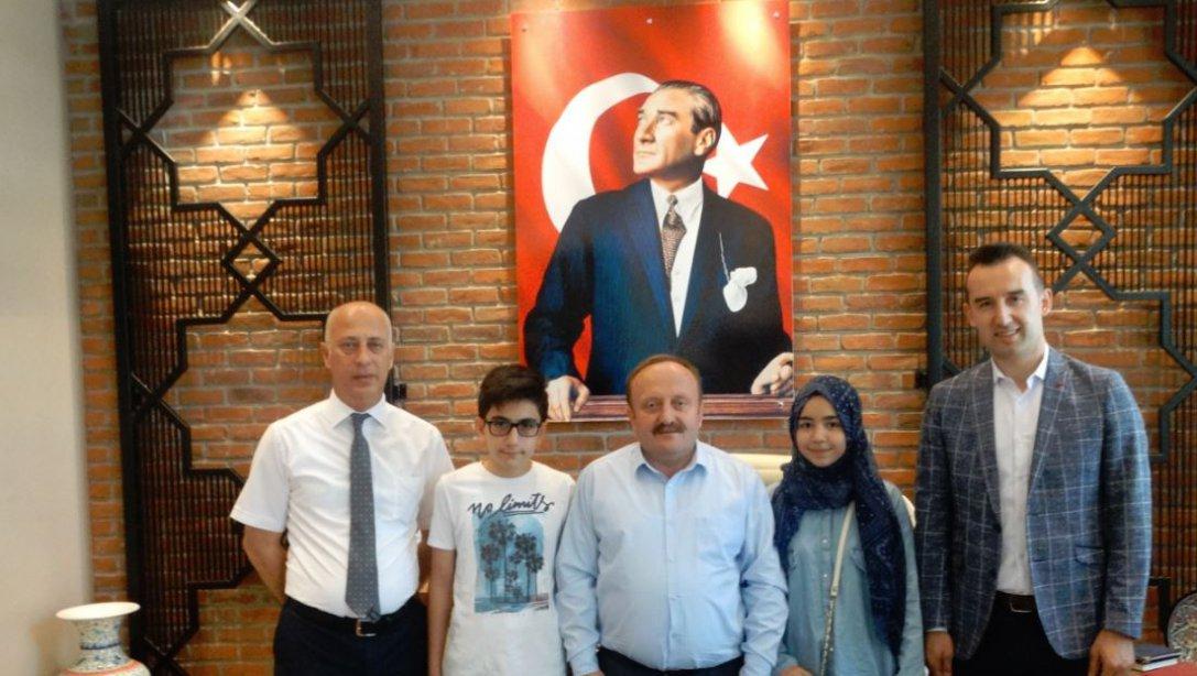 LGS de Tam Puan Alan Kocasinan Türkiye Birincileri Müdürümüzü Ziyaret Ettiler