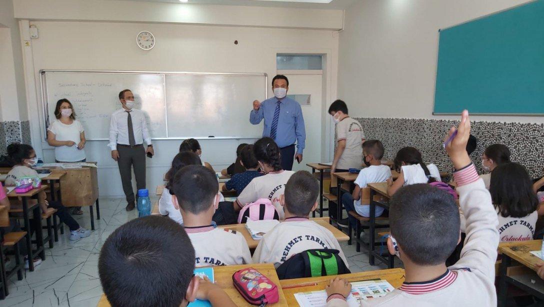 İlçe Milli Eğitim Müdürü Bahameddin KARAKÖSE, Mehmet Tarman İlkokulu ve Ortaokulunu Ziyaret Etti.