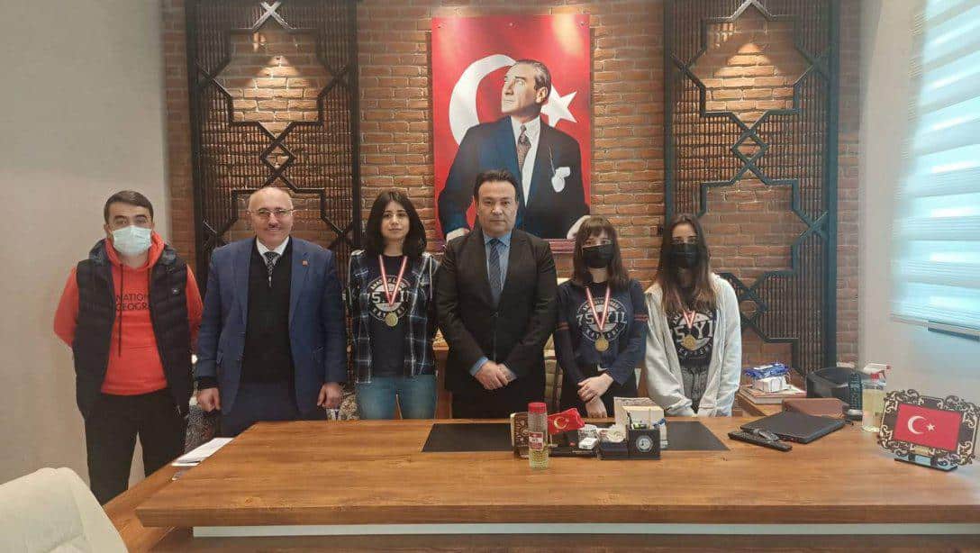 Kocasinan 75. Yıl Cumhuriyet Anadolu Lisesi Masa Tenisi Takımı Türkiye Üçüncüsü