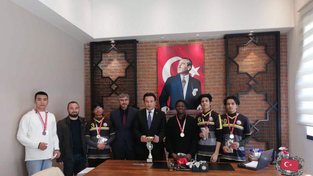 Uluslararası Şehit Ömer Halisdemir Anadolu İmam Hatip Lisesi Türkiye Finallerinde