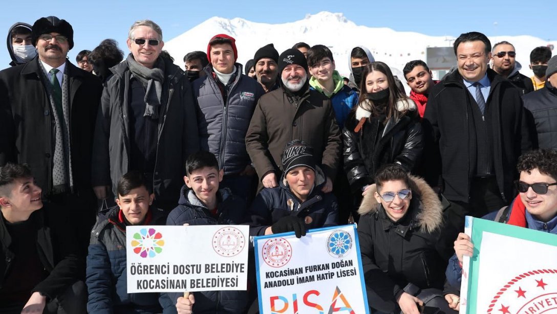Kocasinan Okulları Zirvede Buluşuyor Projesi Kapsamında PISA Sınavlarına Hazırlanan Öğrencilerimizle Motivasyon Depoladık