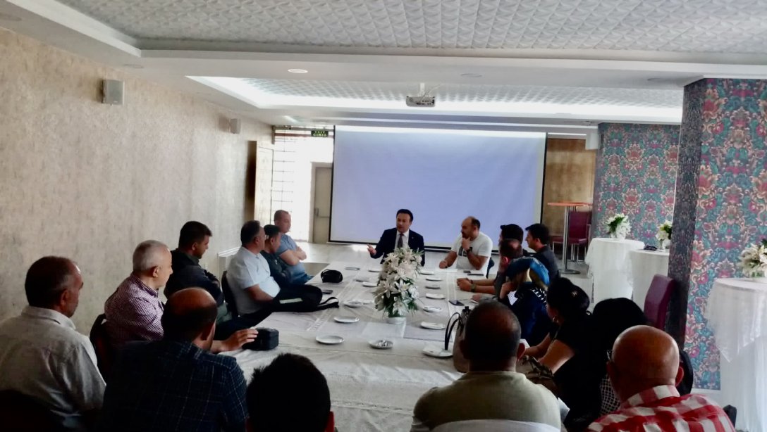 İlçe Milli Eğitim Müdürü Sayın Bahameddin Karaköse Başkanlığında, Liseler Arası  Bilgi Yarışması Toplantısı Yapıldı. 