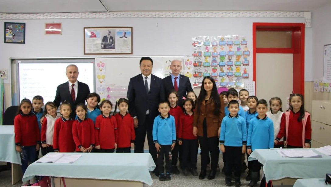 Yeni Yıl Tebrik Kartı Gönderen Ahmet Eskiyapan İlkokulu 1. Sınıf Öğrencilerine Ziyaret Gerçekleştirildi