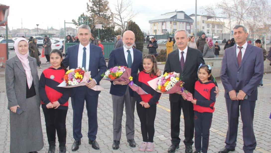 Beyazşehir Borsa İstanbul İlkokulunda Karne Dağıtım Töreni Düzenlendi
